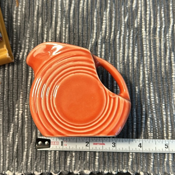 Fiesta creamer pitcher persimmon orange color. Vintage. No cracks. Mini disc. - Picture 5 of 9